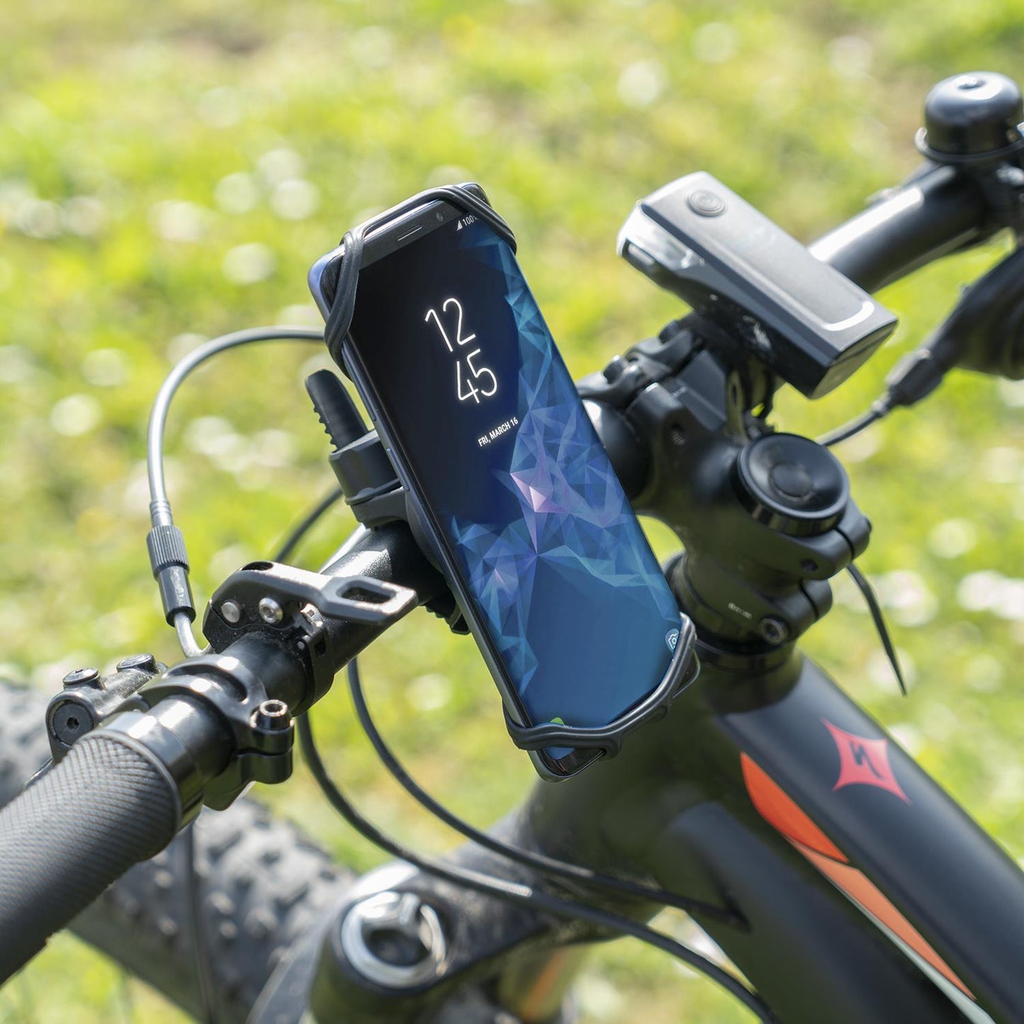 4smarts Sportarmband-Set Athlete Pro für den Unterarm mit Fahrradhalter für Smartphones bis 17, 8 cm (7 Zoll), Schwarz